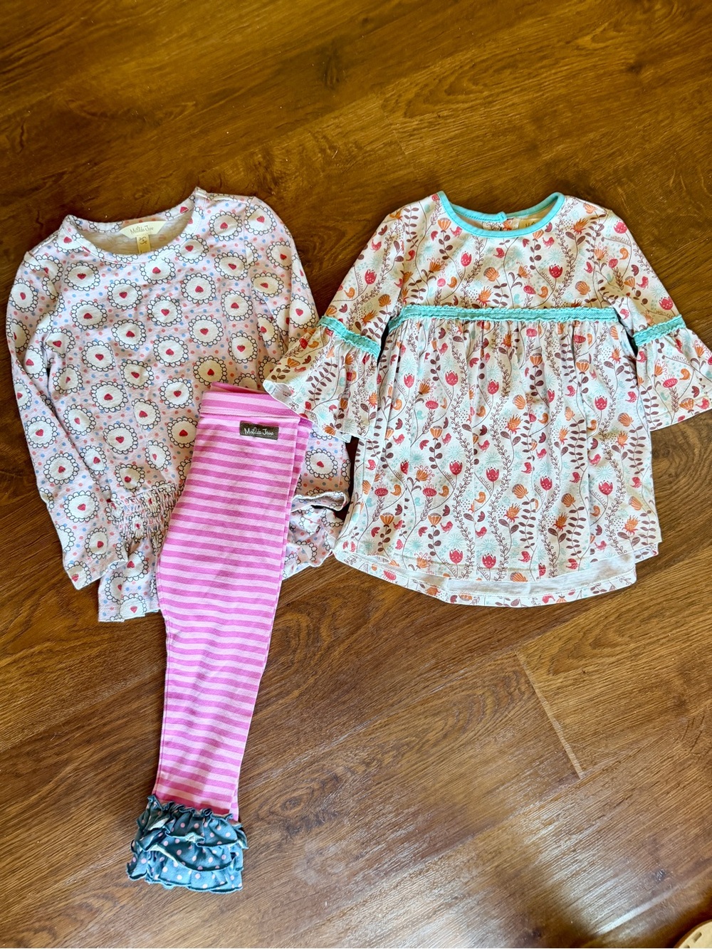 Matilda Jane Girls Bundle Size 4 Floral Bell Sleeve Top Leggings Strawberry Top